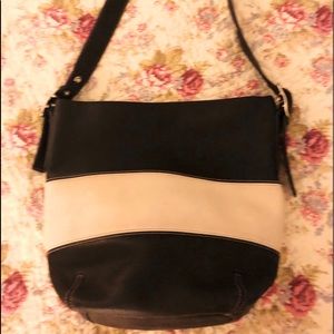 Coach Navy and Cream shoulder bag No. JIS-9173